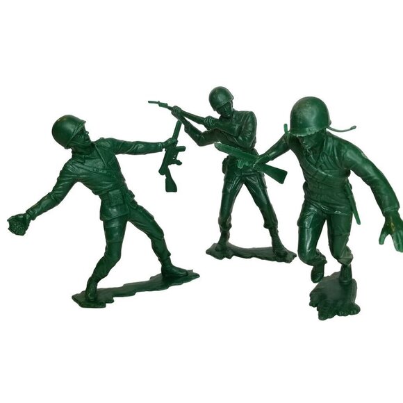 1964 Louis Marx Toy Green Army Soldiers Large 5"-6" with Guns Lot Of 6 - Picture 6 of 10